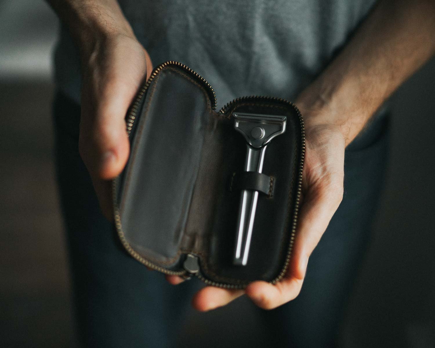 The Single Edge Travel Case